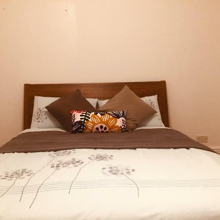 North London Cottage Bagian luar foto