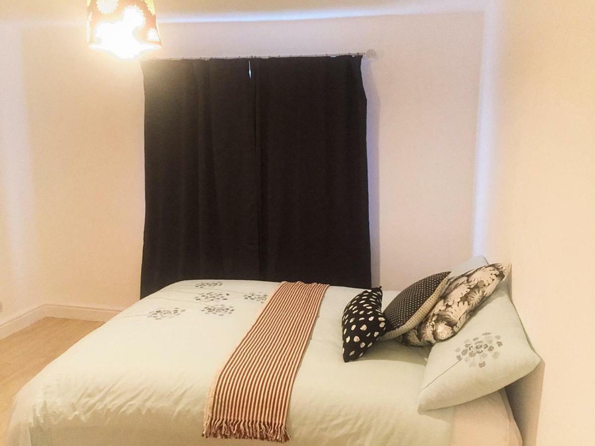 North London Cottage Bagian luar foto