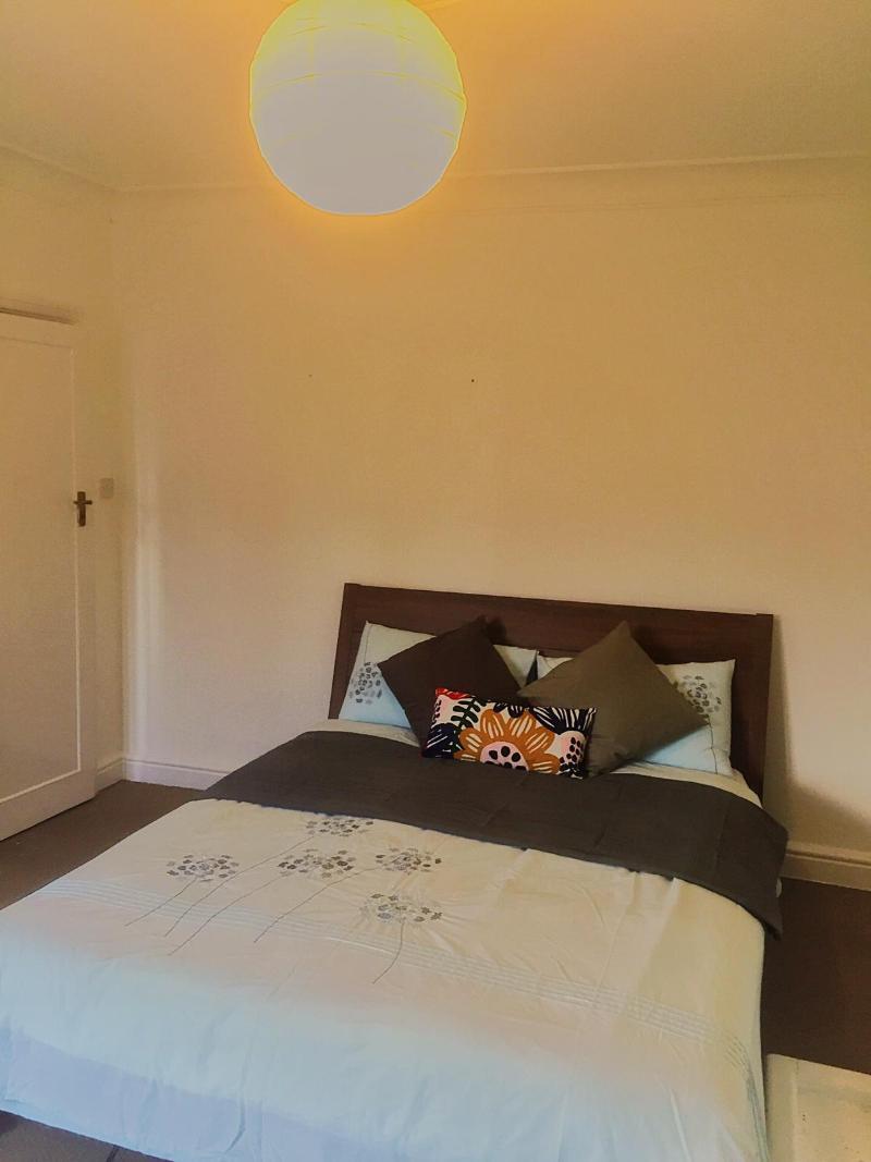 North London Cottage Bagian luar foto